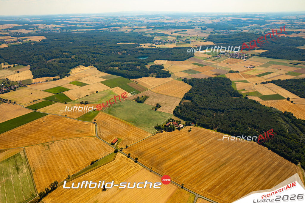 Die Luftaufnahme Neuenhain - Neuental wurde 2022 vom Flugzeug aus (keine Drohne) erstellt. Hohe Auflösung -für große Poster und Wandbilder geeignet - Garantiert!