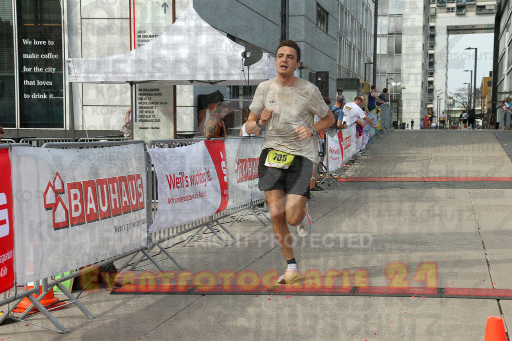250920_1514_EX1_8608 | Sportfotografie im Rhein-Sieg Kreis, Köln, Bonn, NRW, Rheinland Pfalz, Hessen, etc. Unser Tätigkeitsfeld umfasst den Laufsport vom Volkslauf über den Marathon, Duathlon, Triathon bis zum Ultralauf wie Kölnpfad Ultra oder Schindertrail.