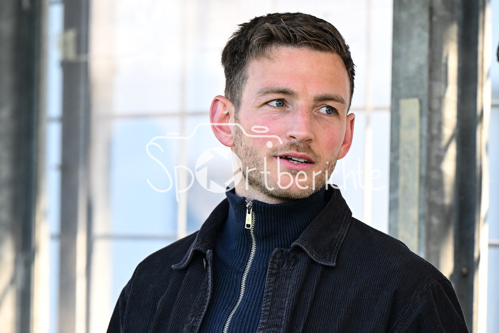 FC Bayern Amateure - Türkgücü München | Im Bild Timo KERN / Einzelfoto / Freisteller / Regionalliga Bayern: FC Bayern Muenchen II - Tuerkguecue Muenchen, Gruenwalder Stadion am 09.05.2025