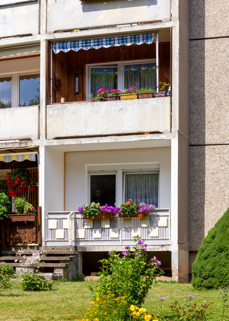 Gera-Lusan | Brüstung WBS70 – Ostmoderne - Realisiert mit Pictrs.com