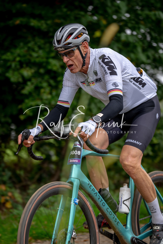 Ralf Eppink Photography 20251011_DSC01394 | Sportfotografie, Eventfotografie, Porträtfotografie, Radsport Fotograf, Triathlon Fotograf, Düsseldorf Fotograf, Köln Fotograf, Actionfotografie, Teamfotografie, Peoplefotografie, Business Portraits, Veranstaltungsfotografie, Reportagefotografie - Realisiert mit Pictrs.com