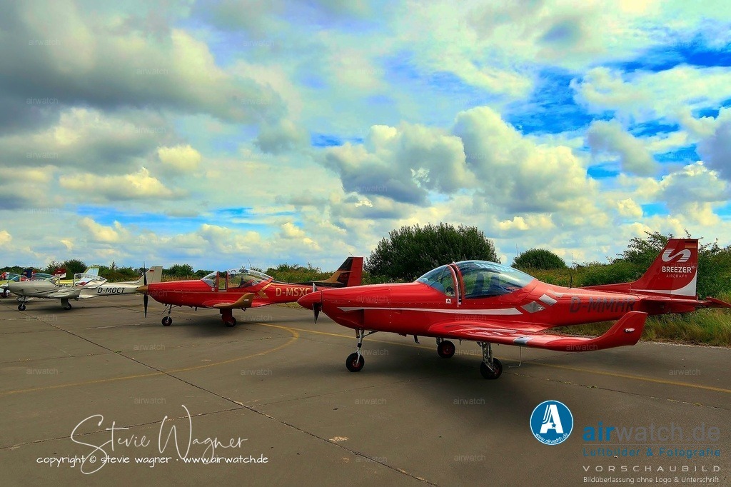 Flugplatz-Husum-airwatch-wagner20 | Entdecken Sie atemberaubende Luftbilder und Fotografien auf airwatch.de - Tauchen Sie ein in eine Welt voller faszinierender Aufnahmen aus der Vogelperspektive.