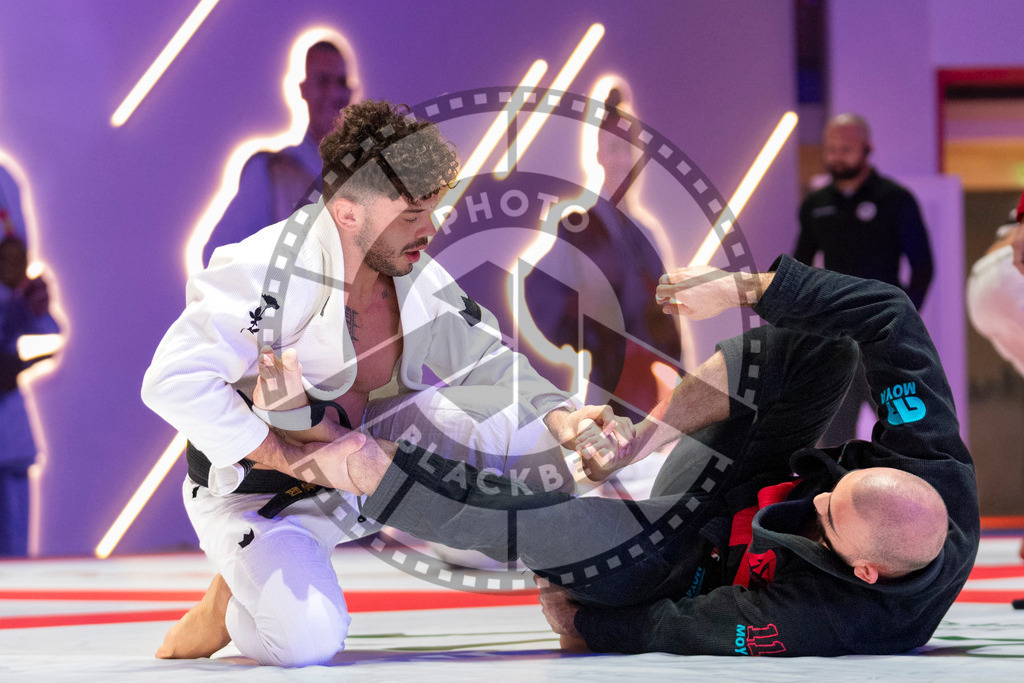 20231109PBB3626 | Fighters compete during the AJP World Professional Championship in the Mubadala Arena in Abu Dhabi, Arab United Emirates, on November 9, 2023.