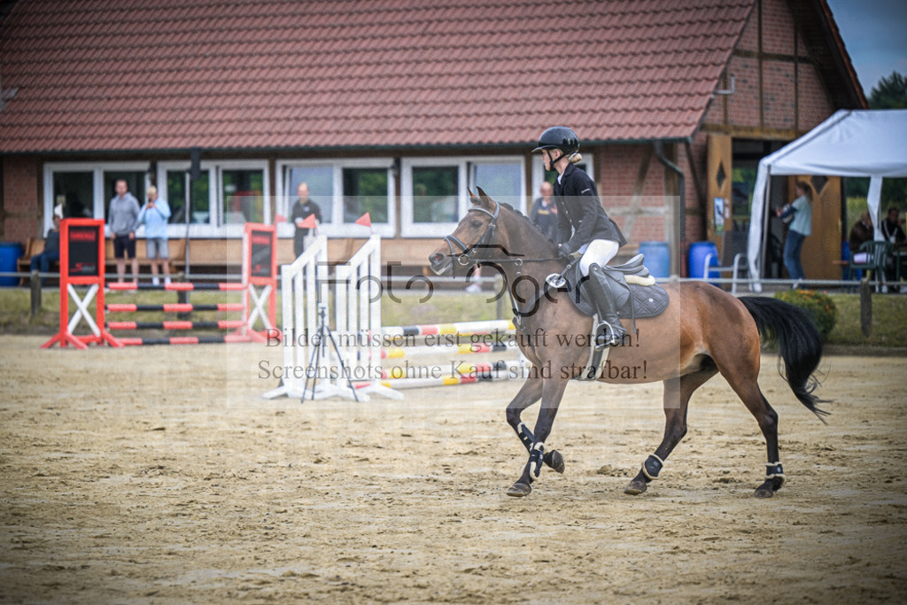 DOS_0285 | Entdecke hochwertige Reitturnierfotos von Foto Oger. Professionell, emotional und authentisch – jetzt Lieblingsmomente im Shop bestellen.Deutschlandweite Turnierfotografie. - Realisiert mit Pictrs.com