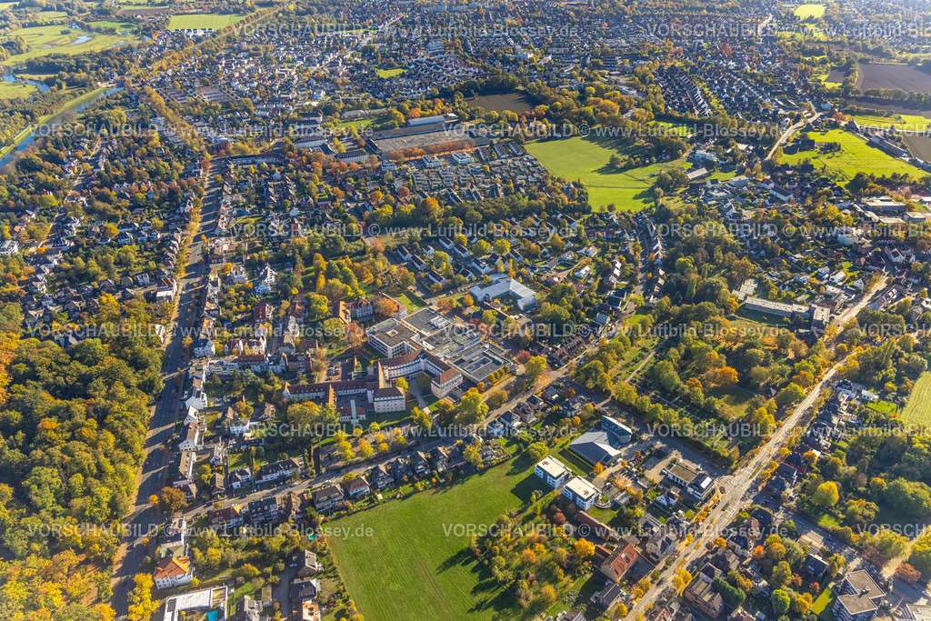 Hamm251001263 | Luftbild, Wohngebiet Huckenholz, Johanniter-Kliniken Hamm Standort Knappenstraße, oben Bundesverwaltungsamt Hamm und Hauptzollamt, Zentrale Unterbringungseinrichtung für Flüchtlinge (ZUE),  Sankt-Georgs-Platz, Uentrop, Hamm, Ruhrgebiet, Nordrhein-Westfalen, Deutschland