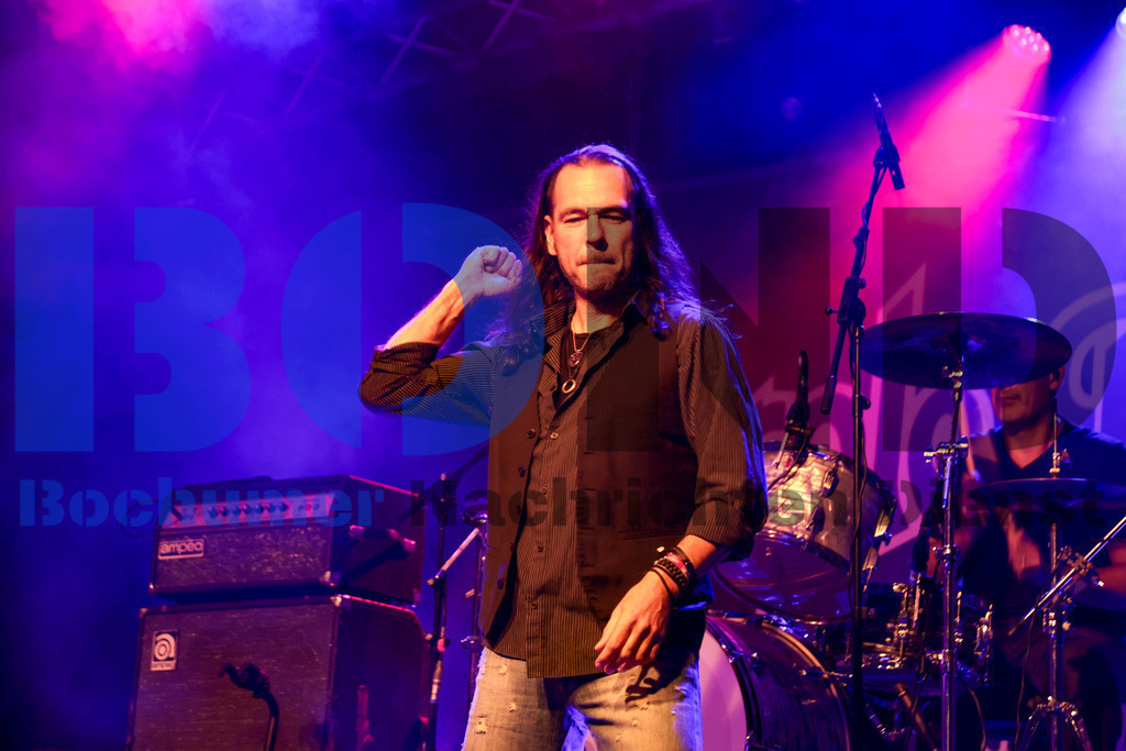 Purple Rising  {date} -  | {headline}(Foto: Sebastian Sendlak / BOND) - Realisiert mit Pictrs.com