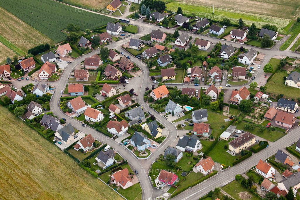 Scheibenhardt | Luftbild: Scheibenhardt in Scheibenhard im Bundesland Bas-Rhin in Frankreich. Foto: IMG_28730.jpg vom 14.06.2010 durch Werner Riehm/FLY-FOTO.de - Realisiert mit Pictrs.com