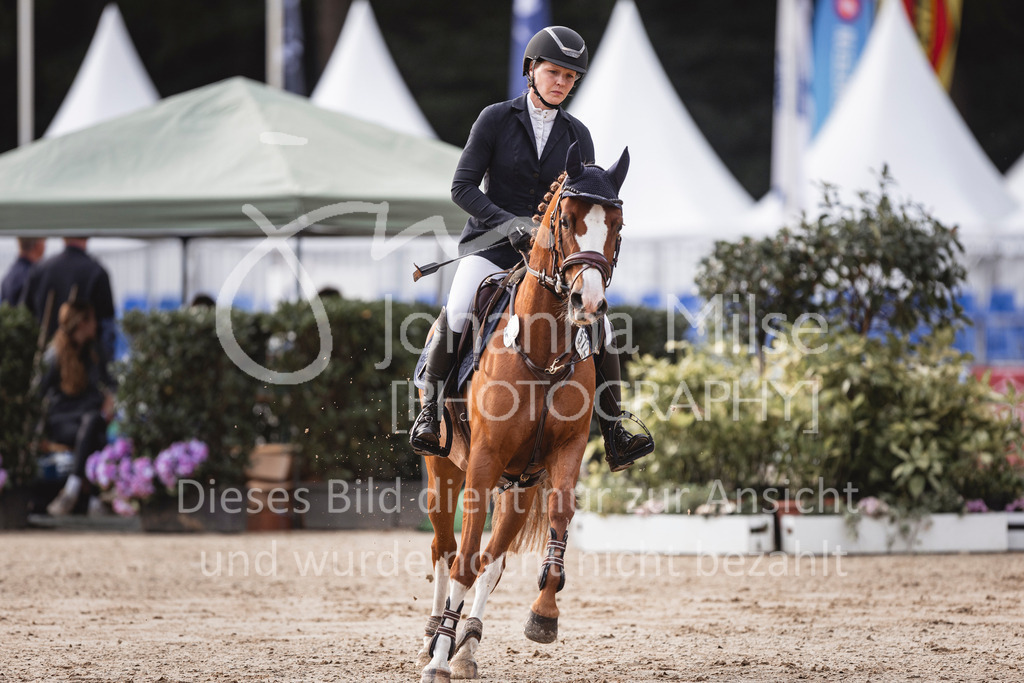 240906_BuCha_PonyA-5j-167 | Deine schönsten Turniermomente als professionelle Fotos! Entdecke hochwertige Pferdesport-Fotografie im Online-Shop. Jetzt Fotos finden & bestellen!