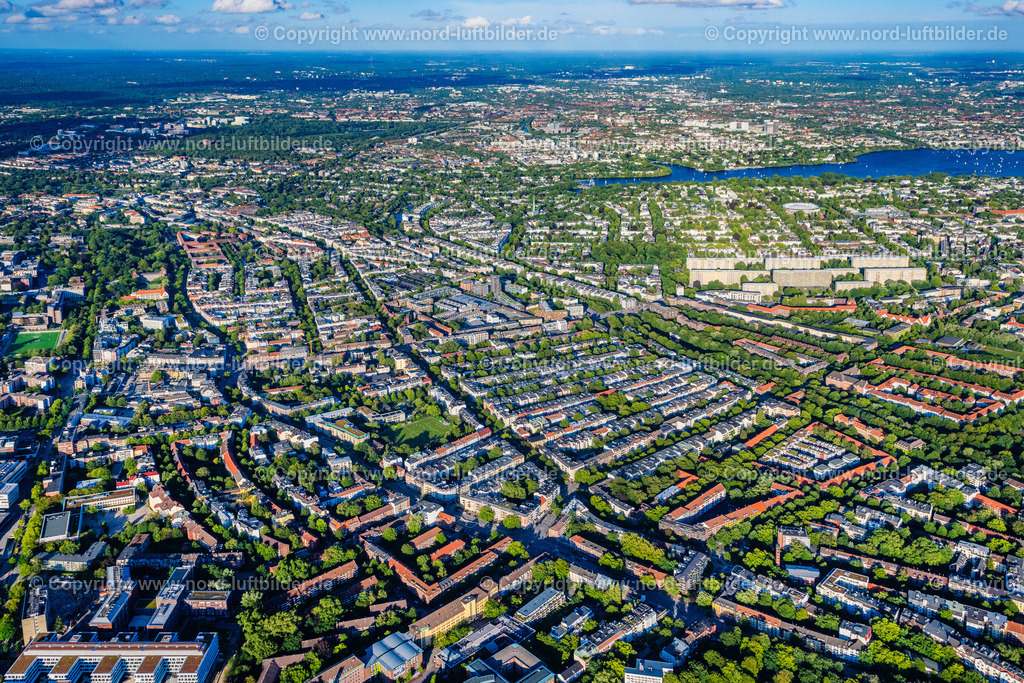 Hamburg_Eimsbüttel_Generalsviertel_Wohngebiet_ELS_2553090823 | HAMBURG 09.08.2023 Wohngebiet einer Reihenhaus- Siedlung an der " Generalsviertel " im Ortsteil Hoheluft-West in Hamburg, Deutschland. // Residential area a row house settlement " Generalsviertel " in the district Hoheluft-West in Hamburg, Germany. Foto: Martin Elsen