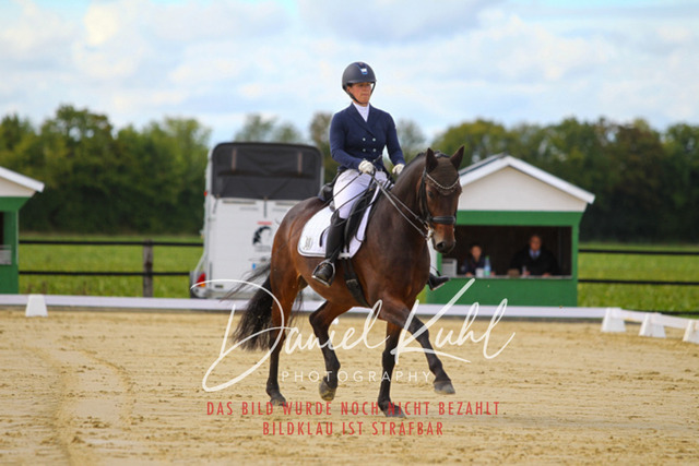 DKP44414 | Turniersportfotografie; Pferdefotografie; Dressurfotografie