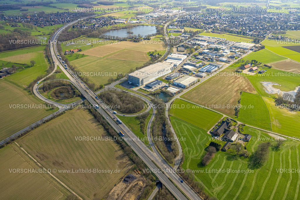 Hamminkeln240311584 | Luftbild, Gewerbegebiet Kesseldorfer Rott, Bonita Outlet Modegeschäft, an der Autobahn A3 Anschlussstelle Hamminkeln, hinten der Weikensee, Hamminkeln, Nordrhein-Westfalen, Deutschland