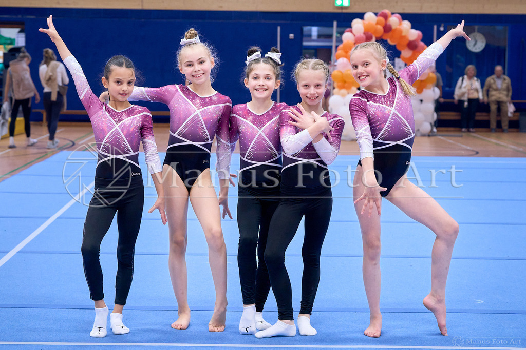 2024-10-06-3-D-DSC00963 | Professionelle Sportfotografie in Hamburg, Schleswig-Holstein und Niedersachsen – spezialisiert auf Rhönrad, Geräteturnen, Leistungsturnen und rhythmische Sportgymnastik. Bundesweite Begleitung von Rhönrad-Events. Jetzt Sport-Fotos - Realisiert mit Pictrs.com