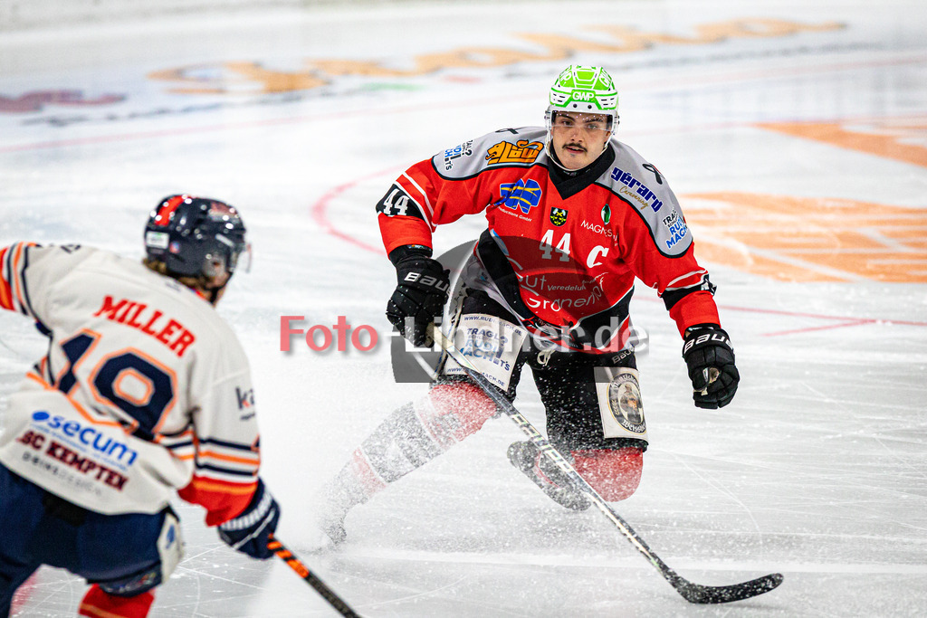 TSV Peißenberg MINERS vs ESC Kempten SHARKS | Eishockey Bayernliga Herren Vorrunde 2024/2025, TSV Peißenberg MINERS vs ESC Kempten SHARKS, 20241018,Martin LIDL (MINERS 44) in Aktion,2024-10-18 in Peißenberg (Eisstadion)Martin LIDL (MINERS 44)Copyright: WolfgangxLindner foto-lindner.de