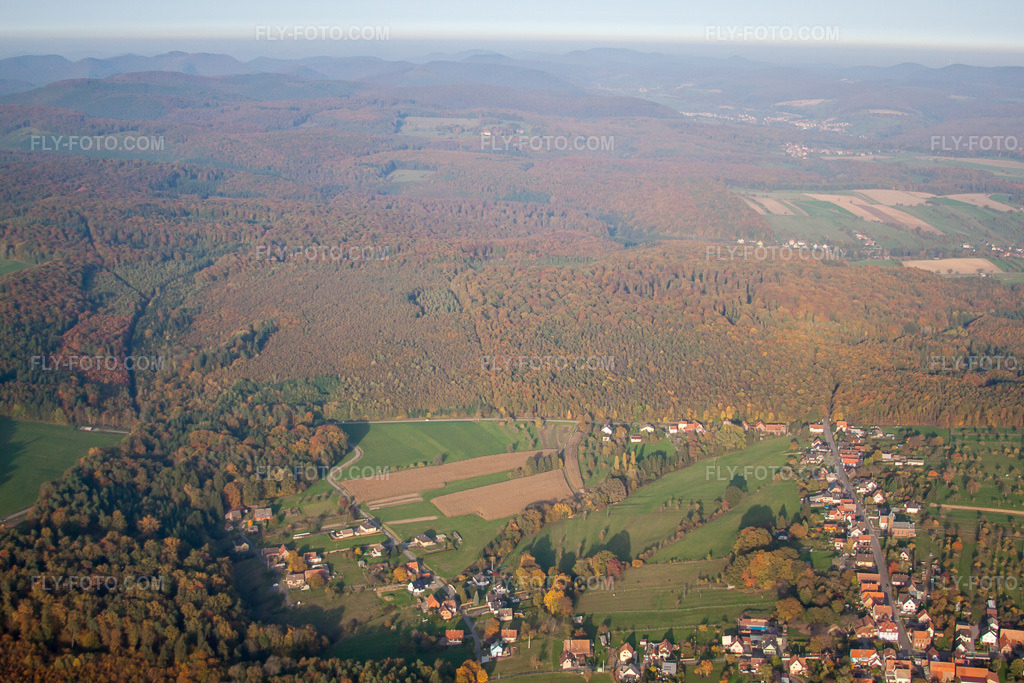 Aerial view: View of the town in Nehwiller-près-Wœrth in the state Bas-Rhin, France.Photo: IMG_54127.jpg taken on 10/21/2012 by Werner Riehm/FLY-FOTO.comResolution of the original: 4752 x 3168 px