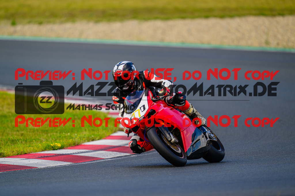 MaZZes_FotoMatrix_240724_6007705_2-156 | GELB