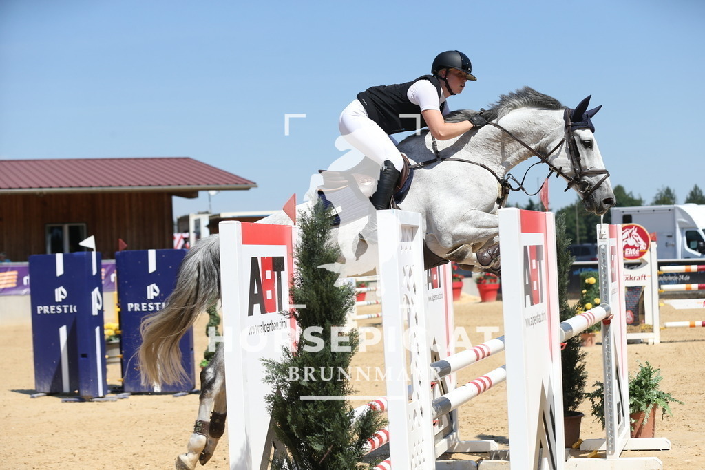DL2Q3949 | Willkommen bei Brunnmayr - Design & Fotografie – Ihrem Spezialisten für Reitturniere und Pferdeveranstaltungen in Oberösterreich, Salzburg und Bayern! Seit über 17 Jahren sind wir leidenschaftlich dabei.