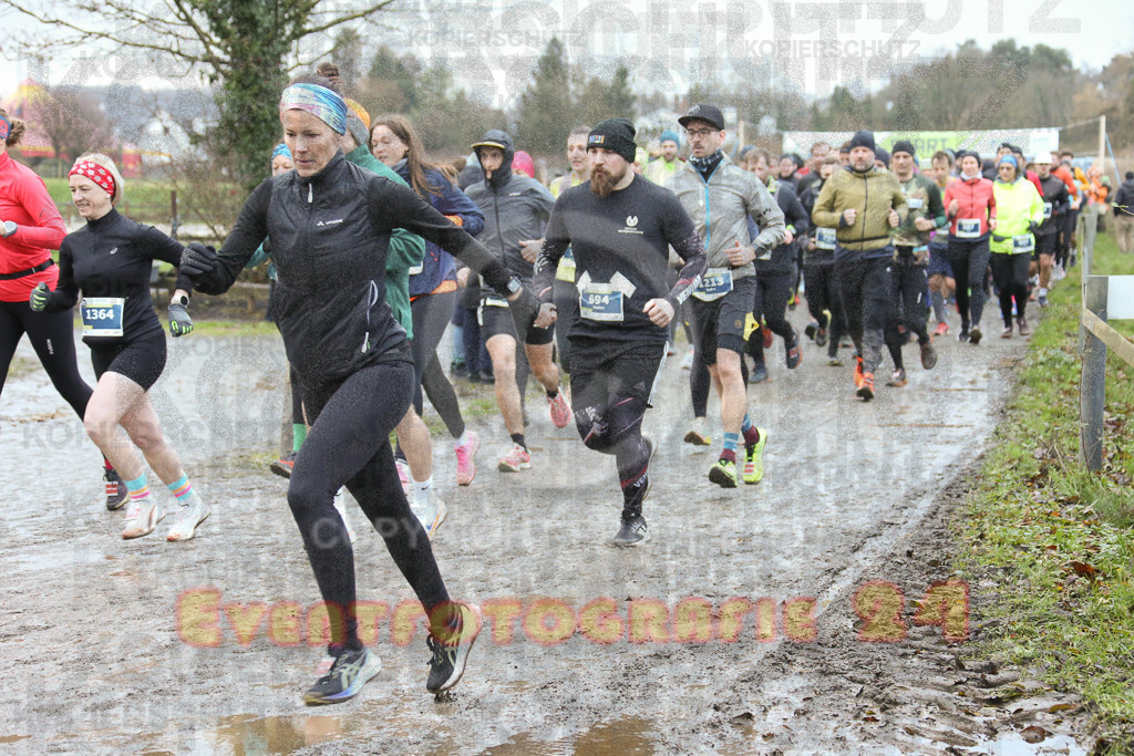 241208_0926_EX1_3688 | Sportfotografie im Rhein-Sieg Kreis, Köln, Bonn, NRW, Rheinland Pfalz, Hessen, etc. Unser Tätigkeitsfeld umfasst den Laufsport vom Volkslauf über den Marathon, Duathlon, Triathon bis zum Ultralauf wie Kölnpfad Ultra oder Schindertrail.