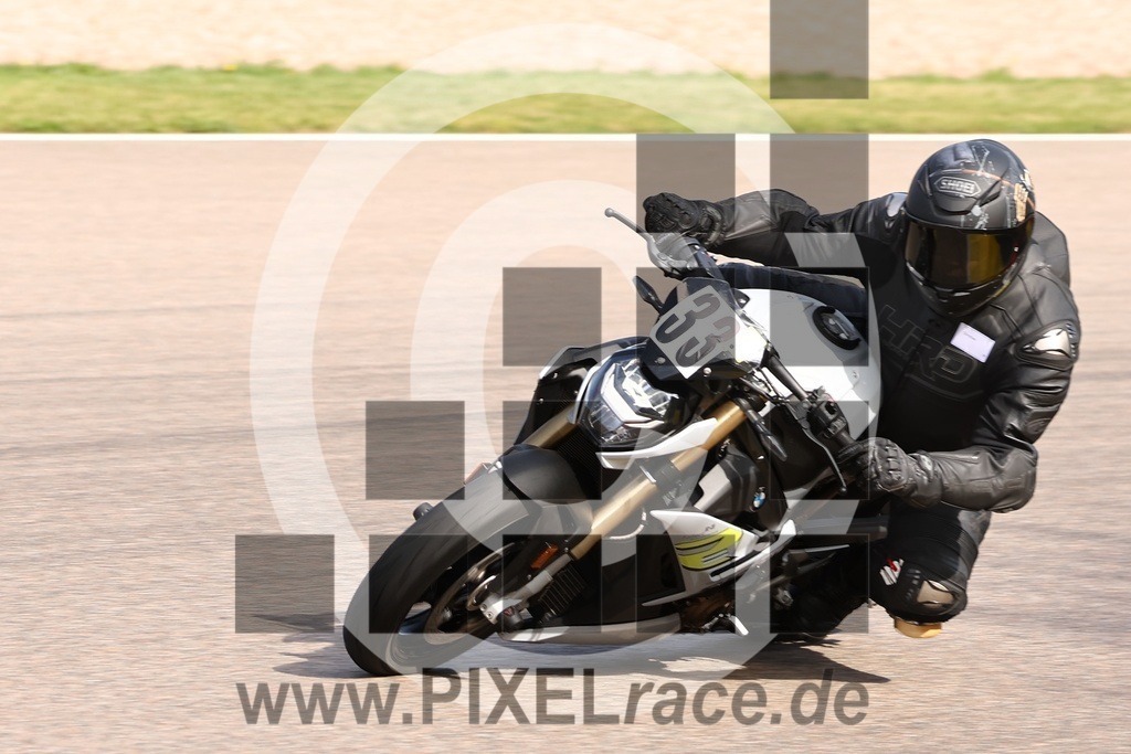 0033-20240822_01577 | Schöne Erinnerungen an spannende Momente - das festzuhalten ist unser Job. PIXELrace.de ist seit 2003 auf den Rennstrecken Europas unterwegs um die Action draußen beim Fahren und die wunderbare Stimmung imm Fahrerlager für euch einzufangen.