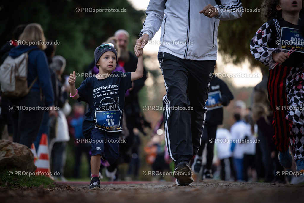 Halloween Run 2024 in Koeln, 31.10.2024 | Impressionen vom Halloween Run 2024 am 31.10.2024 in Koeln (Forstbotanischer Garten Rodenkirchen). Foto: BEAUTIFUL SPORTS/Axel Kohring