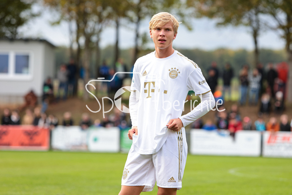 TSV Aubstadt - FC Bayern Amateure | Frans Kraetzig (FCB #29) in Aktion
