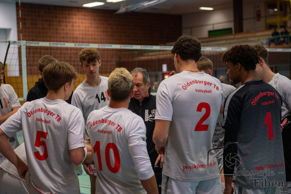 VSG Ammerland-Oldenburger TB | Regionalliga; VSG Ammerland (blau)-Oldenburger TB (weiß) am 18.01.2025 in Bad Zwischenahn (Sporthalle Schilldestraße ), Photo: Philip Eiben 2025 - Realisiert mit Pictrs.com