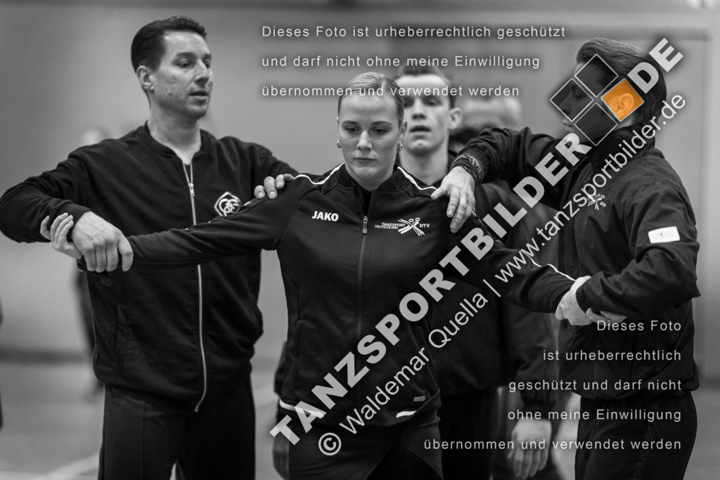 20231020-00057 | Hier finden Sie Tanz Bilder vom Latein und Standard Formationen tanzen. Sportbilder vom Tanzsport. Schöne Fotos und von Weltmeisterschaft, Europameisterschaft, Bundesliga, Regionalliga, Oberliga und Landesliga sowie von GOC Stuttgart, DanceComp, WM Bremen