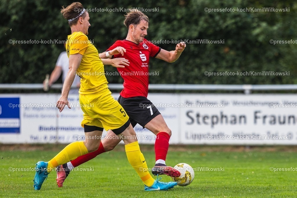 xkwi13072501019 | 13.07.2025, xkwix, Fußball, Testspiel, SV Lippstadt 08 - FSC Rheda, Rasenplatz, Sportanlage Esbeck: Iker Luis Kohl ( SV Lippstadt 08 #7 )  im Zweikampf 
