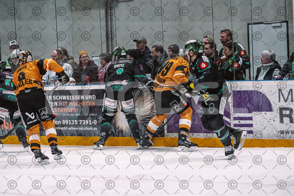 Alligators_vs_Fuessen_01_03_2026_PP-16 | Höchstadt Alligators Fotogalerie: Eishockey-Action aus Franken. Professionelle Spielfotos, Portraits & Stadionbilder zum Download. Jetzt entdecken! - Realisiert mit Pictrs.com
