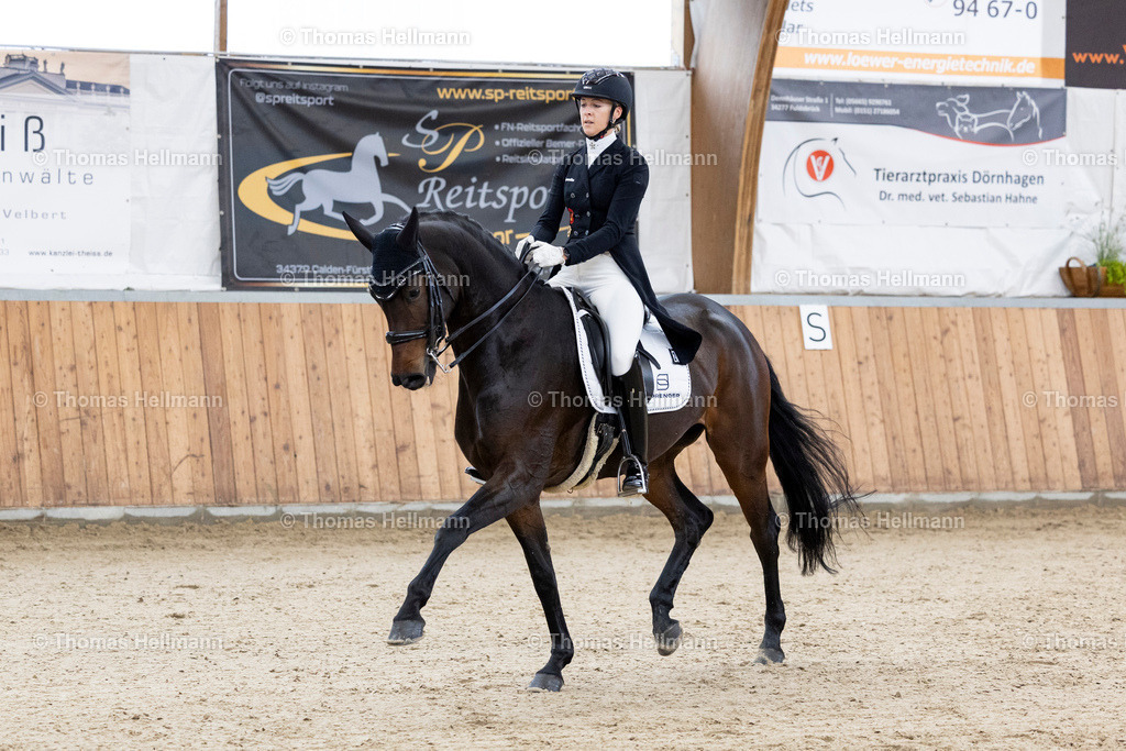 TH_210 Greta Busacker (GER)_ Frieda NRW_32467 | 210 Greta Busacker&nbsp;(GER), Frieda NRW beim Reitturnier Guxhagen-Dörnhagen 2025 am 12.10.25 in Dörnhagen, Reit- u. Fahrverein