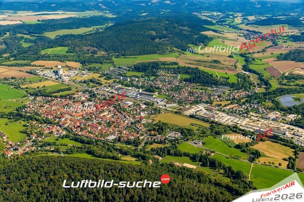 Luftbild Themar - Die Luftaufnahme wurde 2025 vom UL-Flugzeug heraus erstellt ( keine Drohne ) - Hochauflösende Luftaufnahme - für professionelle Ausdrucke geeignet. Die Geschenkidee !Hier alle&nbsp;Infos zur Lizenzierung der LuftaufnahmeWir fliegen auch dieses Jahr wieder in Ihre Region um Luftbilder zu erstellen.- Luftbild anfragen