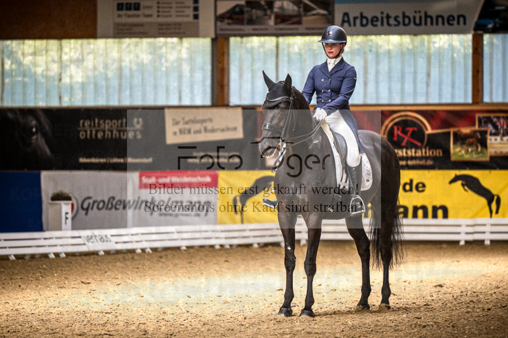 DOS_1444 | Entdecke hochwertige Reitturnierfotos von Foto Oger. Professionell, emotional und authentisch – jetzt Lieblingsmomente im Shop bestellen.Deutschlandweite Turnierfotografie. - Realisiert mit Pictrs.com