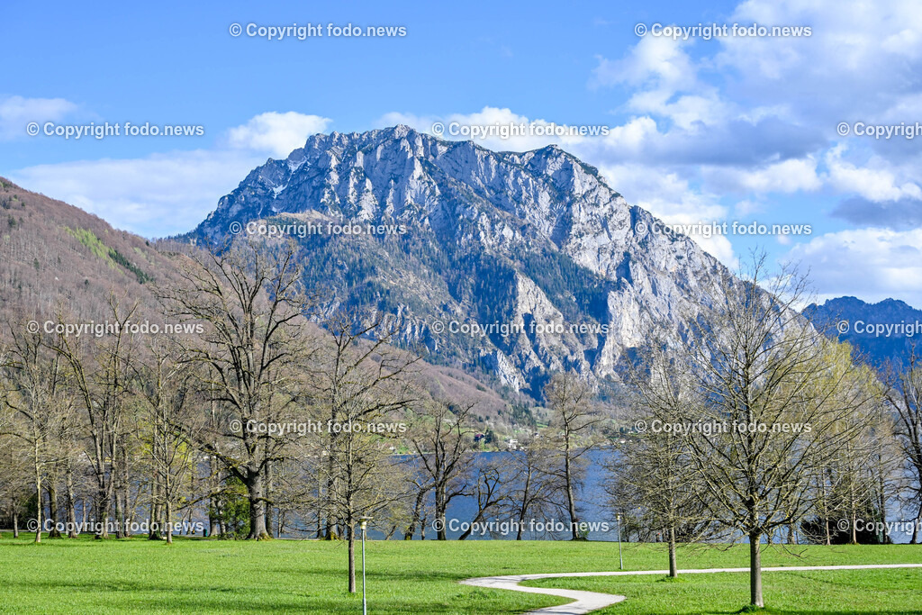 Traunstein_ Traunsee_ Gmunden_ 14.04.2024-7 | 14.04.2024, Gmunden, AUT, Traunstein, im Bild Traunstein, Traunsee, Gmunden, Berg, Berge, See, Tourismus, Bergsteigen, Huette, Segeln, Boote, Landschaft