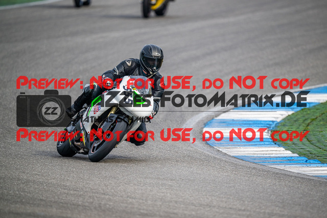 MaZZes_Fotomatrix_20240317_6007705_0530 | Fotograf Mathias Schmid
Sportfotograf,
Eventfotograf,
Hochzeitsfotograf,
Portraitfotograf