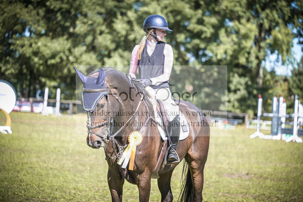 DOS_0036 | Entdecke hochwertige Reitturnierfotos von Foto Oger. Professionell, emotional und authentisch – jetzt Lieblingsmomente im Shop bestellen.Deutschlandweite Turnierfotografie. - Realisiert mit Pictrs.com