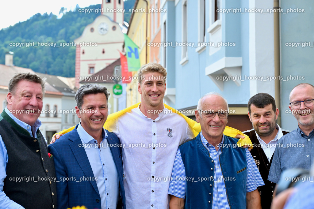 Empfang Heiko Gigler in Gmünd | Kärntner Landesrat Daniel Fellner, Bürgermeister Gmünd Josef Jury, Vizebürgermeister Trebesing Neuschitzer Hans, Bürgermeister Krems KTN. Gottfried Kogler, Empfang Heiko Gigler in Gmünd, Empfang Heiko Gigler in Gmünd am 14.08.2024 in Gmünd (Hauptplatz Gmünd), Austria, (Photo by Bernd Stefan)