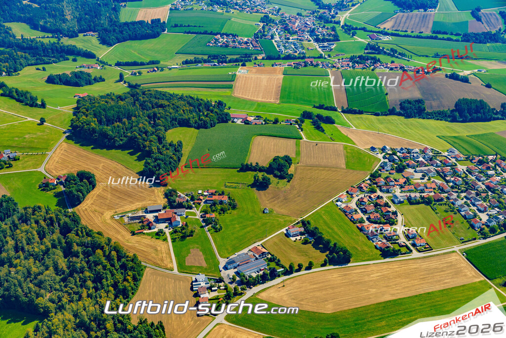 Luftaufnahme Jahrdorf Hauzenberg - Die Luftaufnahme wurde 2025 vom UL-Flugzeug heraus erstellt ( keine Drohne ) - Hochauflösende Luftaufnahme - für professionelle Ausdrucke geeignet. Die Geschenkidee !Mit Lizenz und Bildrechte bestellbar