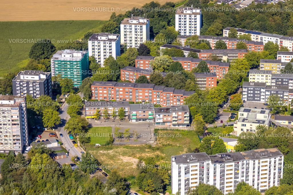 Heiligenhaus240813354 | Luftbild, Hochhäuser und Mietshäuser Wohngebiet Ortsteil Oberilp, rote Hausfassaden, Hochhaus Baustelle mit Baugerüst, Harzstraße, Heiligenhaus, Ruhrgebiet, Nordrhein-Westfalen, Deutschland