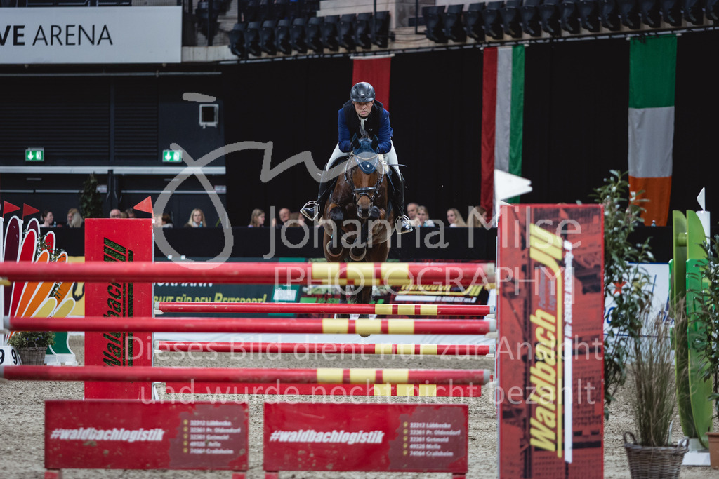 231028_Oldenburg_S1-Spr_Amateure-184 | Deine schönsten Turniermomente als professionelle Fotos! Entdecke hochwertige Pferdesport-Fotografie im Online-Shop. Jetzt Fotos finden & bestellen!