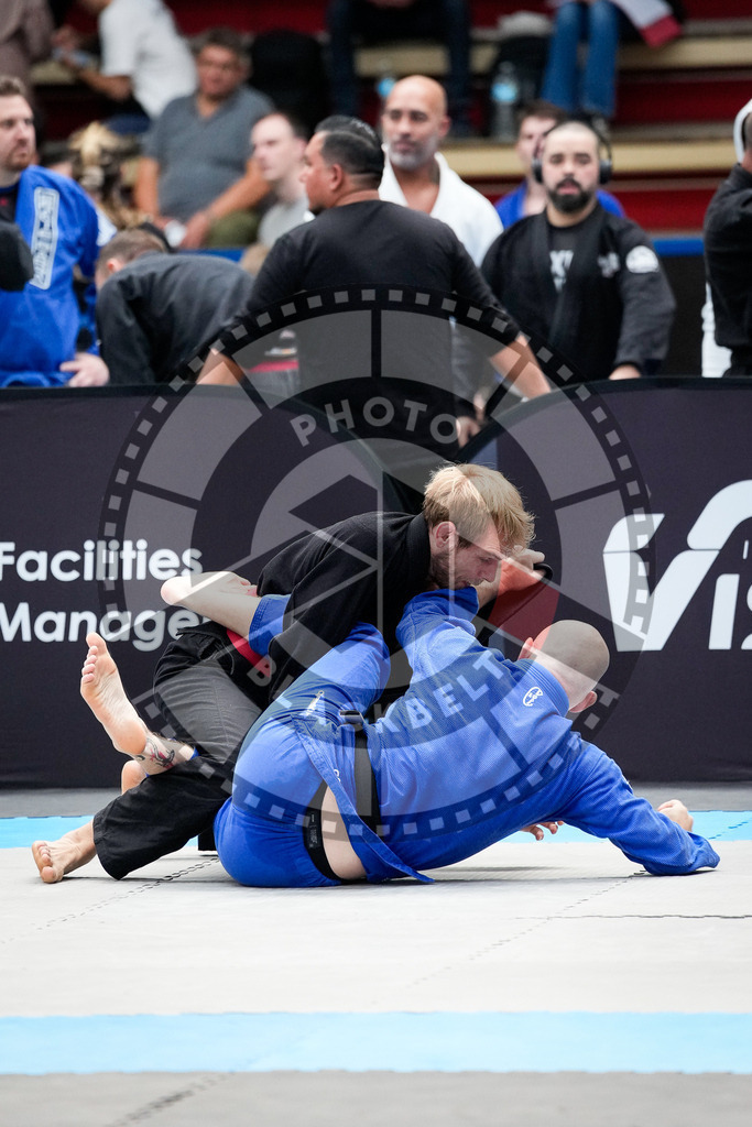 20250920PBB0425 | Athletes compete during the AJP Tour Hamburg International Jiu-Jitsu Championship, on September 20, 2025 in Hamburg, Germany. © Chiara Dazi / photoblackbelt