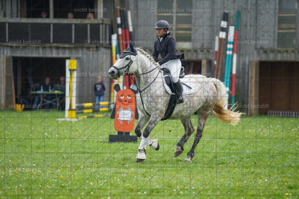20240509-FAH02442 | Turnierbilder der Turnierfotografen Bayern, Pferdesport Fotografie, Reitsportbilder, Turnier Landberg am Lech, Turnierbilder bayern, Fotoagentur Herrmann