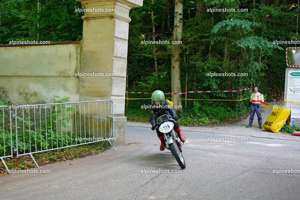 P1014950 | Erleben Sie atemberaubende, hochqualitative Fotos Ihrer Fahrt entlang der malerischen Alpenstraßen. Besuchen Sie alpineshots.com, um professionelle Aufnahmen Ihrer unvergesslichen Reise zu finden und zu kaufen - Realisiert mit Pictrs.com