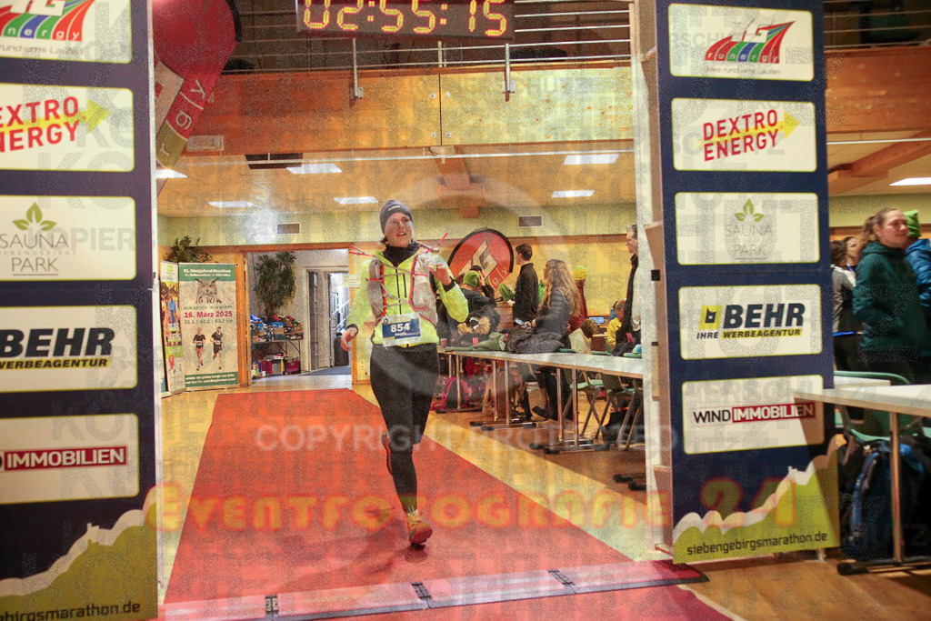 241208_1158_EX1_7053 | Sportfotografie im Rhein-Sieg Kreis, Köln, Bonn, NRW, Rheinland Pfalz, Hessen, etc. Unser Tätigkeitsfeld umfasst den Laufsport vom Volkslauf über den Marathon, Duathlon, Triathon bis zum Ultralauf wie Kölnpfad Ultra oder Schindertrail.