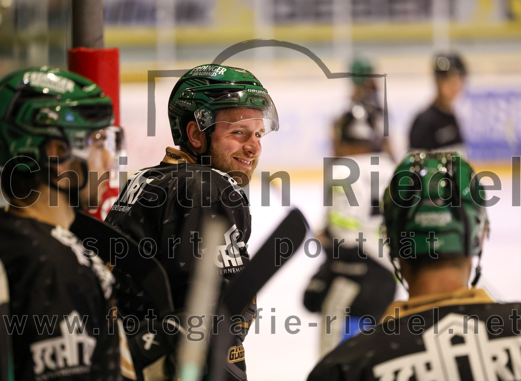 2024-03-01_075_TSV_Erding_gegen_ERSC_Amberg | Erding, Deutschland, 01.03.2024:
Eishockey, Bayernliga Playoffs 2023 / 2024, 5. Spieltag, TSV Erding gegen ERSC Amberg, Endergebnis: 9:0

Foto: Christian Riedel / fotografie-riedel.net