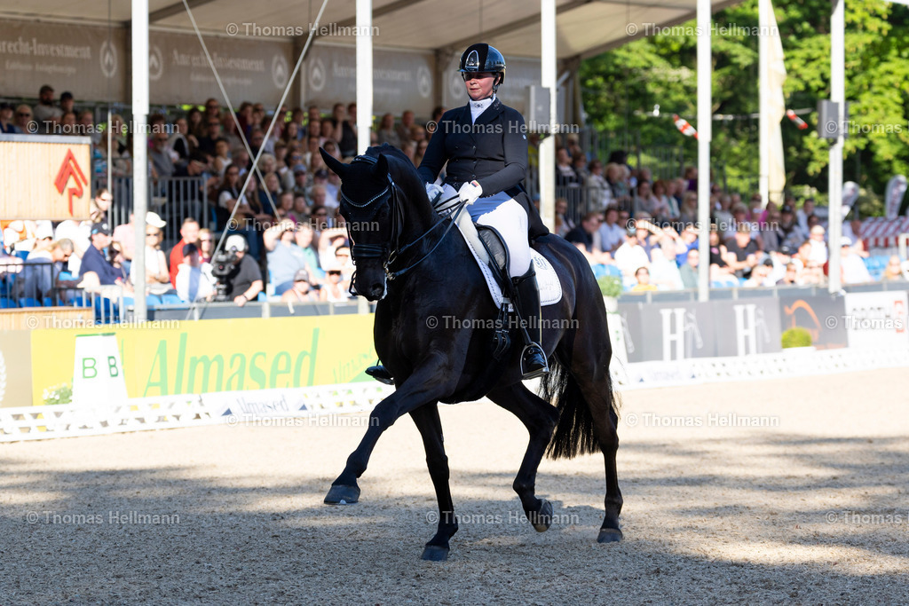 TH_511-TIMPE Andrea (GER)_ Don Carismo FRH_17823 | Deutsches Spring- und Dressur-Derby 2024 am 11.05.24 in Hamburg, 511TIMPE Andrea (GER), Don Carismo FRH