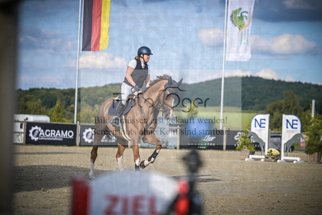 DOS_2770 | Entdecke hochwertige Reitturnierfotos von Foto Oger. Professionell, emotional und authentisch – jetzt Lieblingsmomente im Shop bestellen.Deutschlandweite Turnierfotografie. - Realized with Pictrs.com