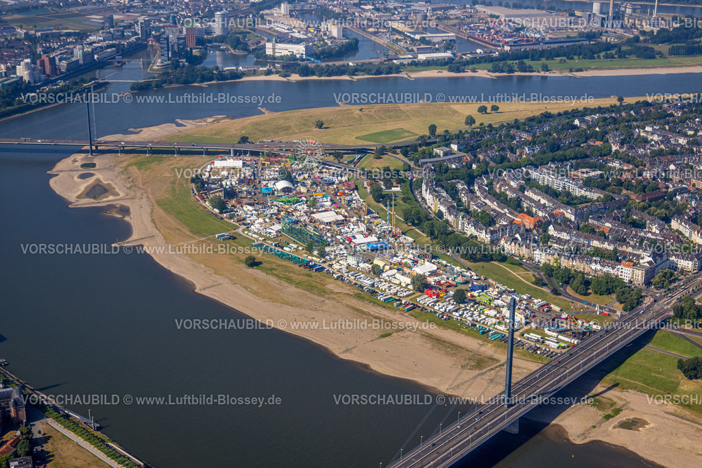 Duesseldorf220700719 | Luftbild, RheinKirmes Festwiese, Rheinwiesen zwischen Oberkasseler Brücke und Rheinkniebrücke, Fluss Rhein, Oberkassel, Düsseldorf, Rheinland, Nordrhein-Westfalen, Deutschland