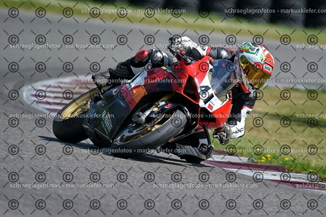 26BT02-1352 | markuskiefer.com - Realisiert mit Pictrs.com