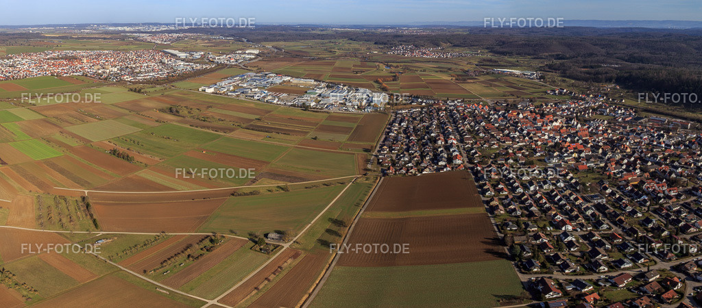 Stadtpanorama aus Westen | Luftbild: Stadtpanorama aus Westen in Nufringen im Bundesland Baden-Württemberg in Deutschland. Foto: IMG_125163-Pano.jpg vom 20.02.2021 durch Werner Riehm/FLY-FOTO.de - Realisiert mit Pictrs.com