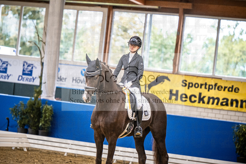 DOS_0007 | Entdecke hochwertige Reitturnierfotos von Foto Oger. Professionell, emotional und authentisch – jetzt Lieblingsmomente im Shop bestellen.Deutschlandweite Turnierfotografie. - Realisiert mit Pictrs.com