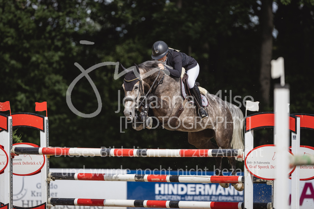 230826_Delbrueck_Youngster-M-536 | Deine schönsten Turniermomente als professionelle Fotos! Entdecke hochwertige Pferdesport-Fotografie im Online-Shop. Jetzt Fotos finden & bestellen!